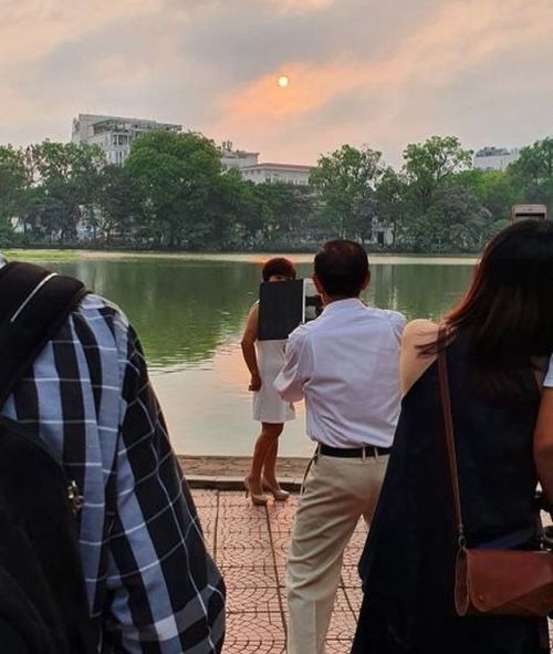 I thought I would be safe if I left my phone at home when I went on vacation. One night she found this device hidden in my suitcase and suddenly all my efforts were in vain.
.
Photo sent by: @jamit.wanders .
.
#ighusband #husband #instahusband...
